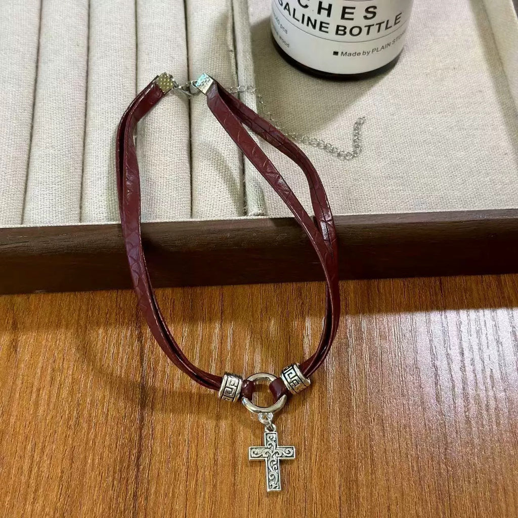 Damen Lederhalskette mit Anhänger aus hochwertigem Metall Shop Nory