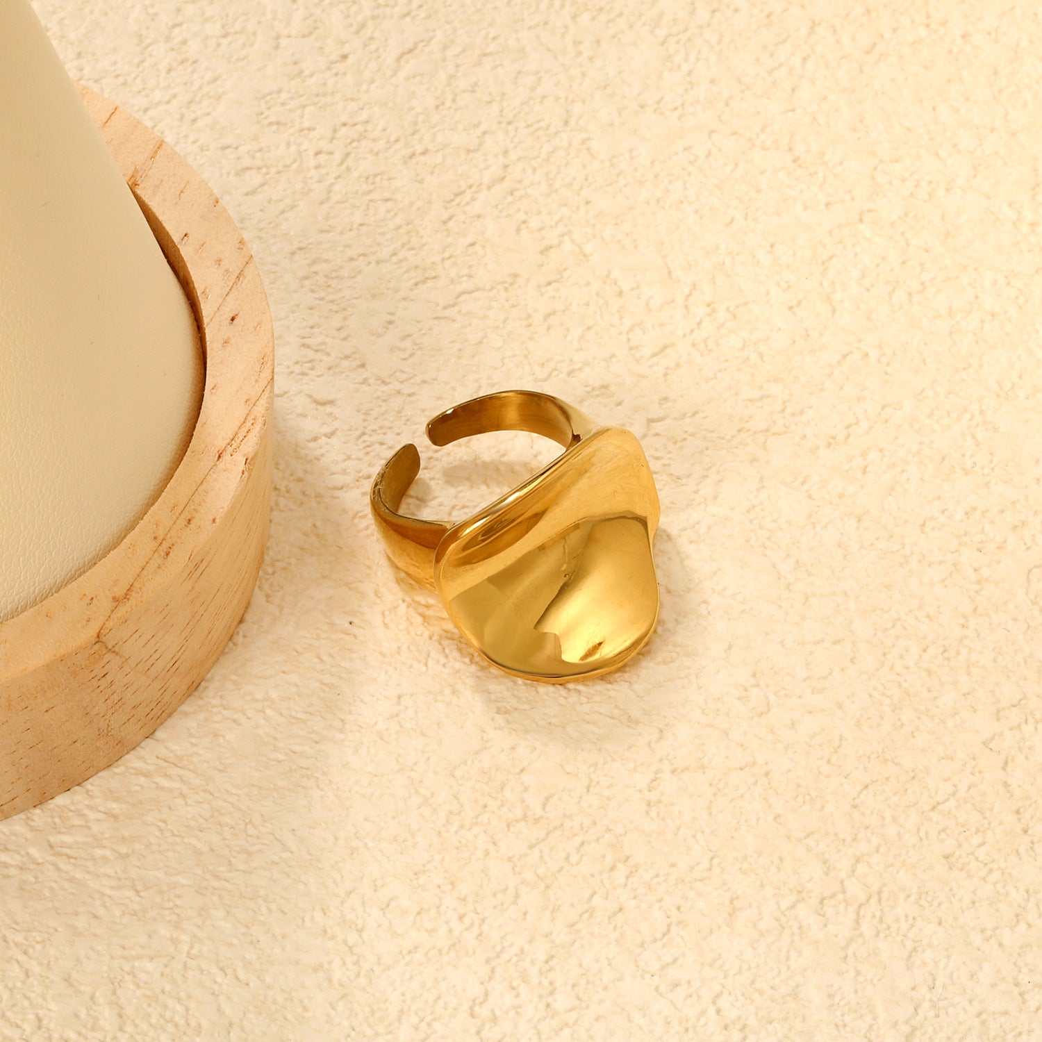 Damen Kunstvoll gestalteter Ring mit modernem Design Shop Nory