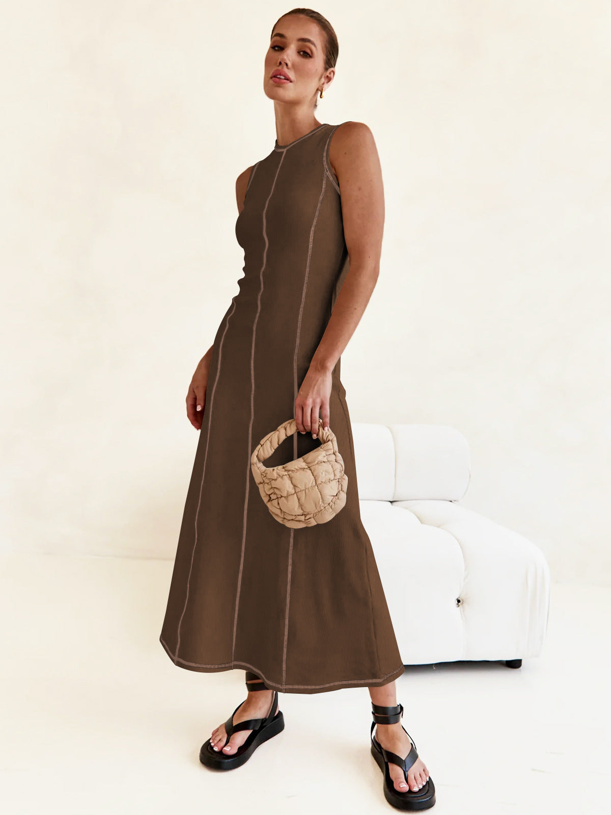Damen Elegantes Maxikleid mit subtilen Nähdetails