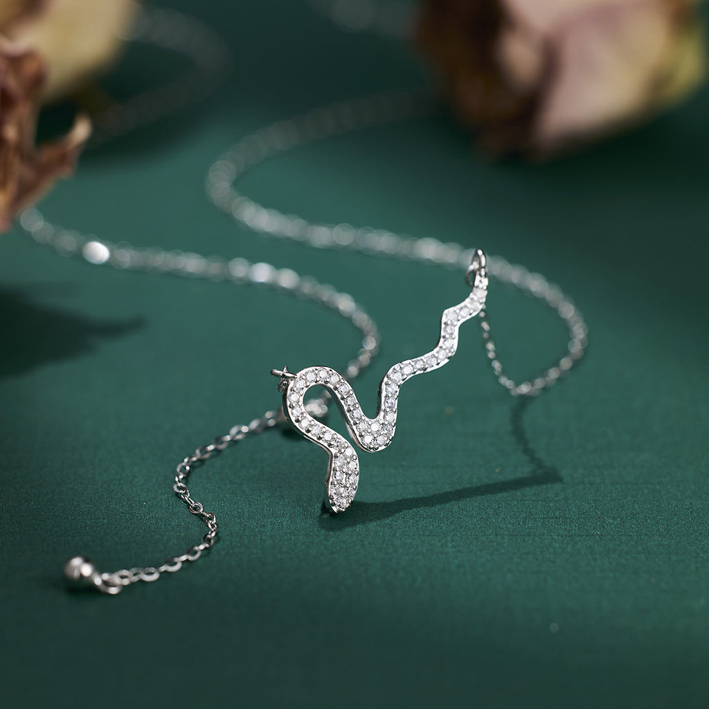 Damen elegante Halskette im Schlangen-Design mit funkelnden Zirkonia Shop Nory
