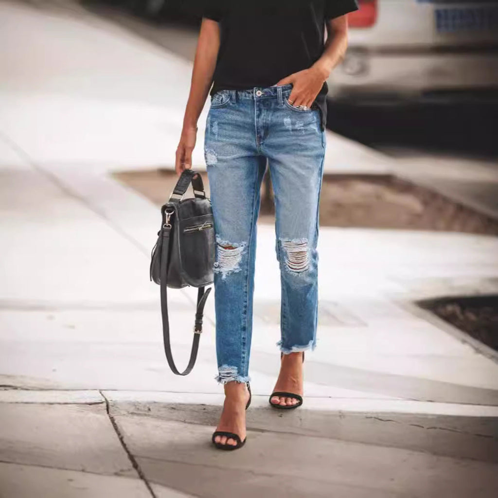 Damen Jeanshose mit modischen Destroyed-Details und bequemer Passform