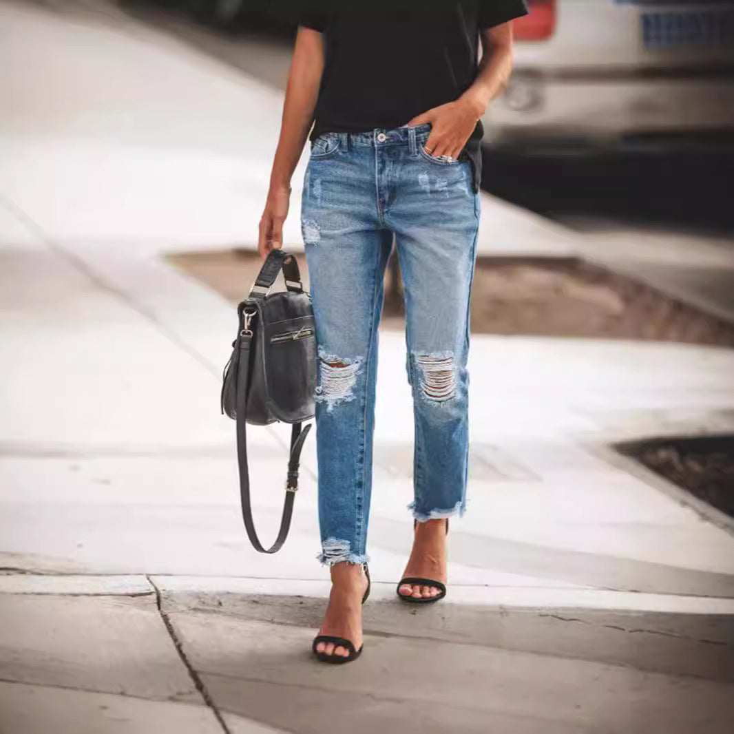 Damen Jeanshose mit modischen Destroyed-Details und bequemer Passform