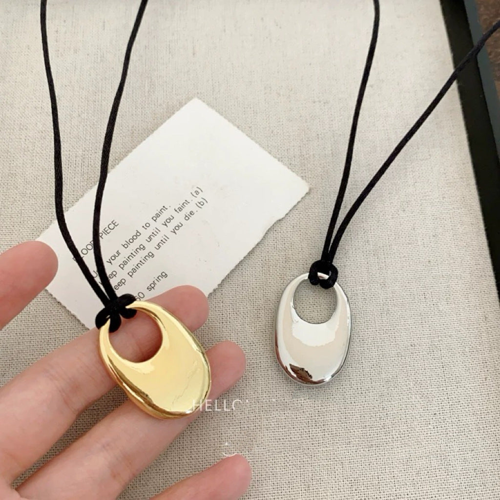 Damen Kette mit elegantem, ovalem Anhänger aus hochwertigem Metall Shop Nory