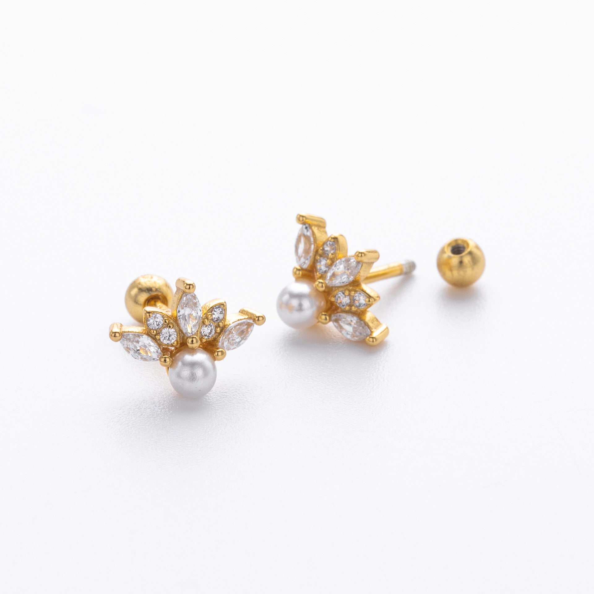 Damen Ohrstecker mit luxuriösem Zirkonbesatz und verspieltem Blumendesign Shop Nory