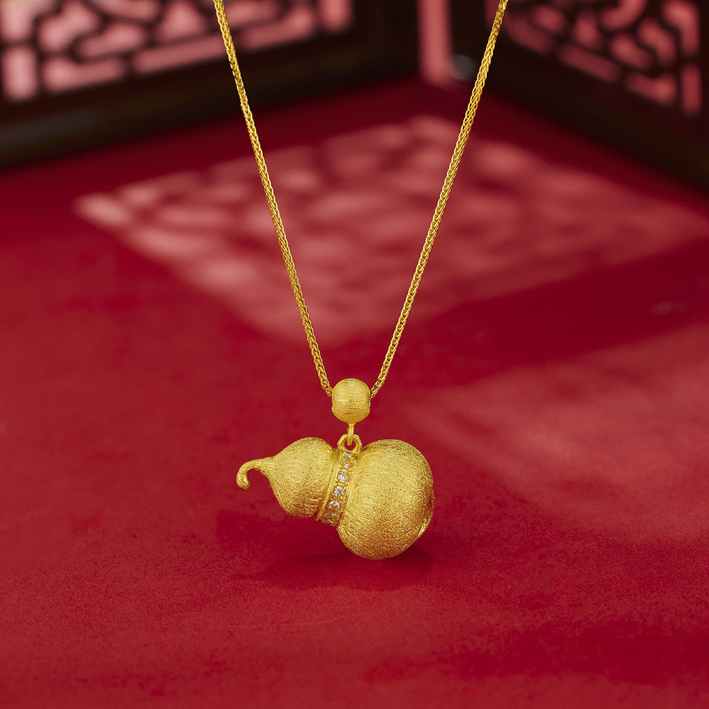 Damen Halskette mit kunstvollem Anhänger im orientalischen Design Shop Nory