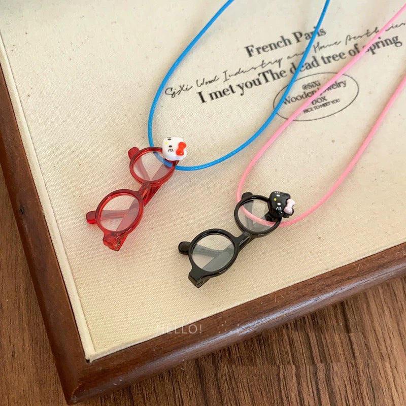 Damen Kette mit verspieltem Brillenanhänger Shop Nory