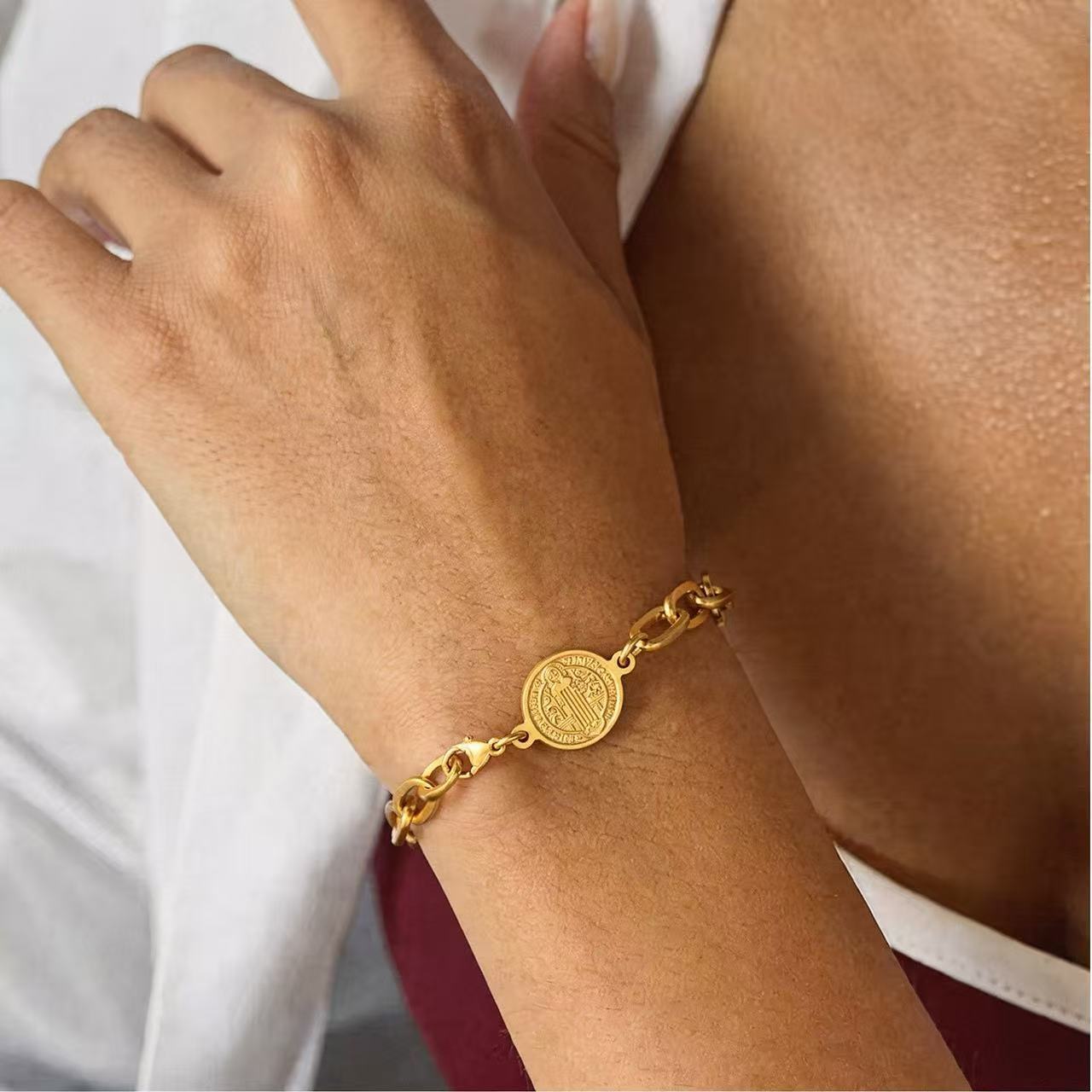 Damen Gliederarmband mit symbolischem Medaillon Shop Nory