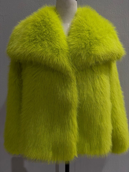 Damen Kurzbolero im Boxy-Cut aus veganem Shaggy-Kunstpelz mit XXL-Schalkragen Shop Nory