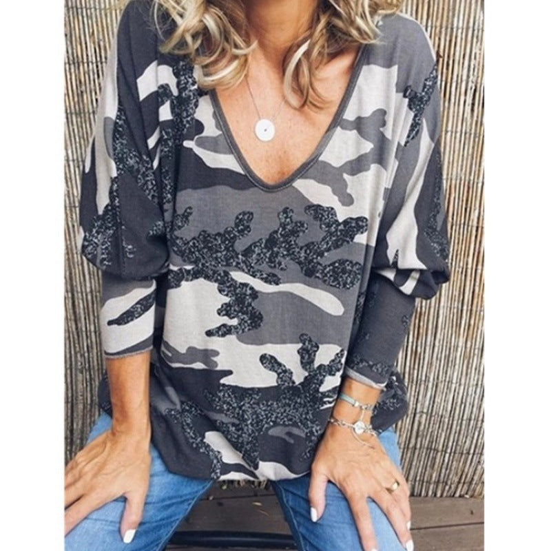 Damen Oversize V‑Ausschnitt Longshirt mit Camouflage‑Print und Glitzerbesatz Shop Nory