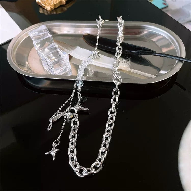 Damen Kette mit kombiniertem Design aus Perlen und Anhängern Shop Nory