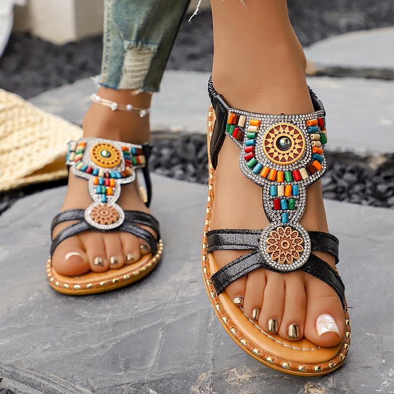 Damen Boho-Inspired Sandalen mit kunstvollen Verzierungen