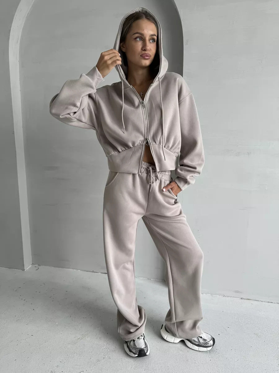 Damen Zweiteiliges Loungewear-Set mit gekürzter Zip-Kapuzenjacke und weitem High‑Waist Jogginghose Shop Nory