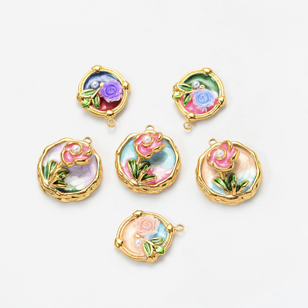 Damen Schmuckanhänger mit blumigem Reliefdesign und Perle Shop Nory