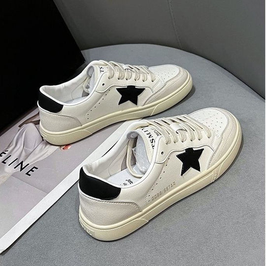 Damen Sneaker mit funkelnden Stern-Applikationen und atmungsaktiver Struktur