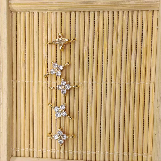 Zierlicher Blüten-Anhänger mit Zirkonia Für Diy Schmuck Vergoldet
