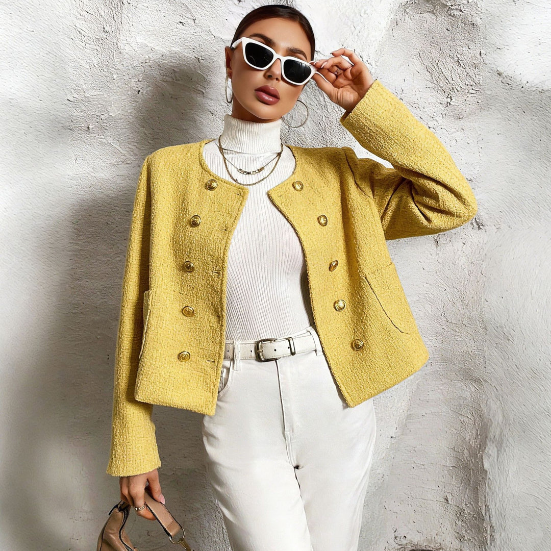 Damen Kurzjacke aus Bouclé mit doppelreihiger Knopfleiste und aufgesetzten Taschen Shop Nory