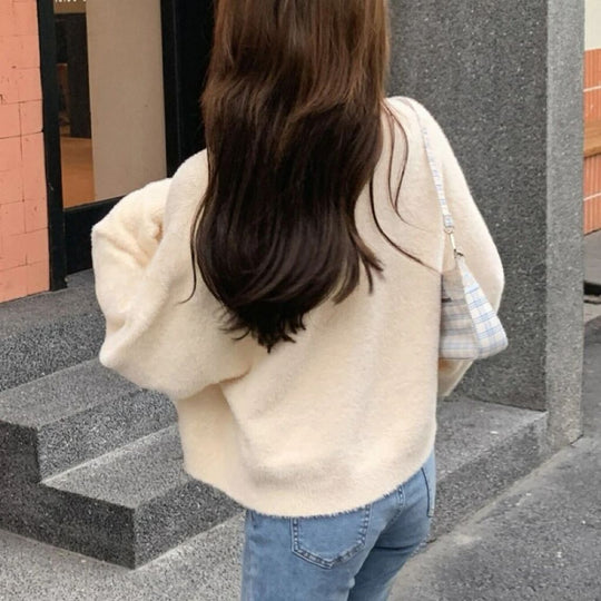 Damen Kurzgeschnittener Flauschiger Strickcardigan mit Perlenknöpfen Shop Nory