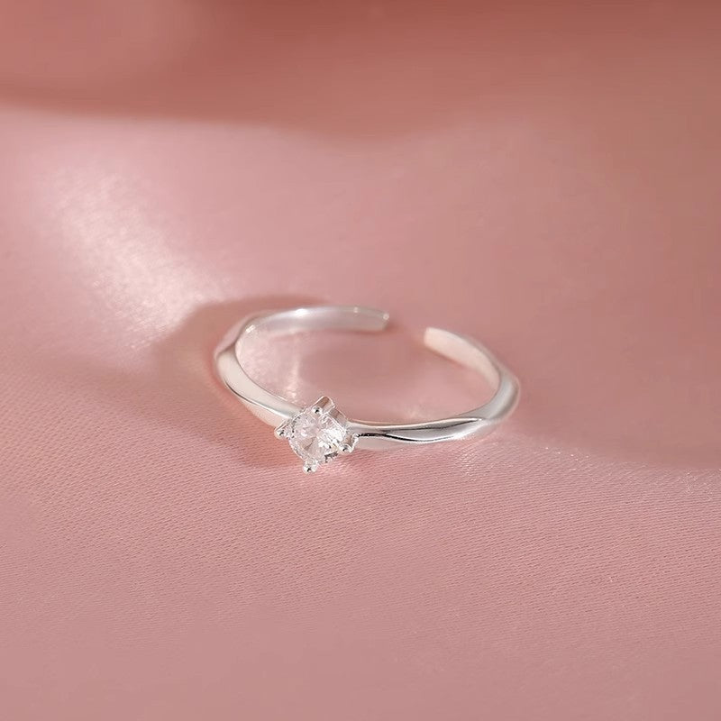 Damen Zierlicher Solitär Ring mit funkelndem Zirkonia Shop Nory