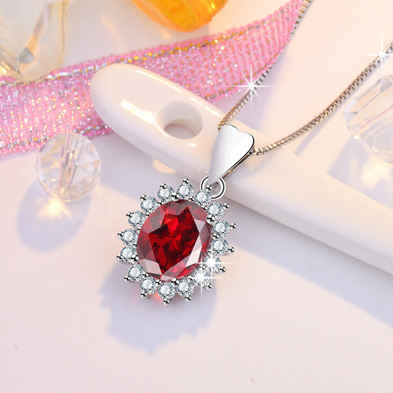 Damen filigrane Halskette mit rotem Edelstein und funkelndem Zirkonia-Besatz Shop Nory