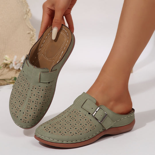 Damen Perforierte Komfort-Mules mit Zierlochmuster, verstellbarem Schnallenriemen und gepolstertem Fußbett Shop Nory