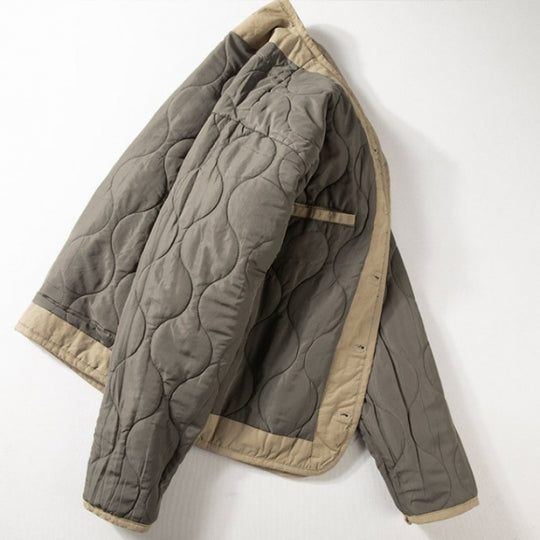 Herren Leichte gesteppte kragenlose Übergangsjacke mit Knopfleiste und aufgesetzten Taschen Shop Nory