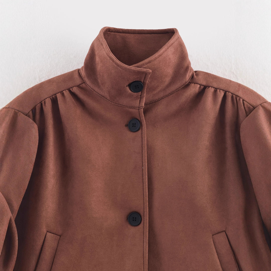 Damen Kurz geschnittene Wildlederoptik-Jacke mit Stehkragen, Ballonärmeln und Leistentaschen Shop Nory