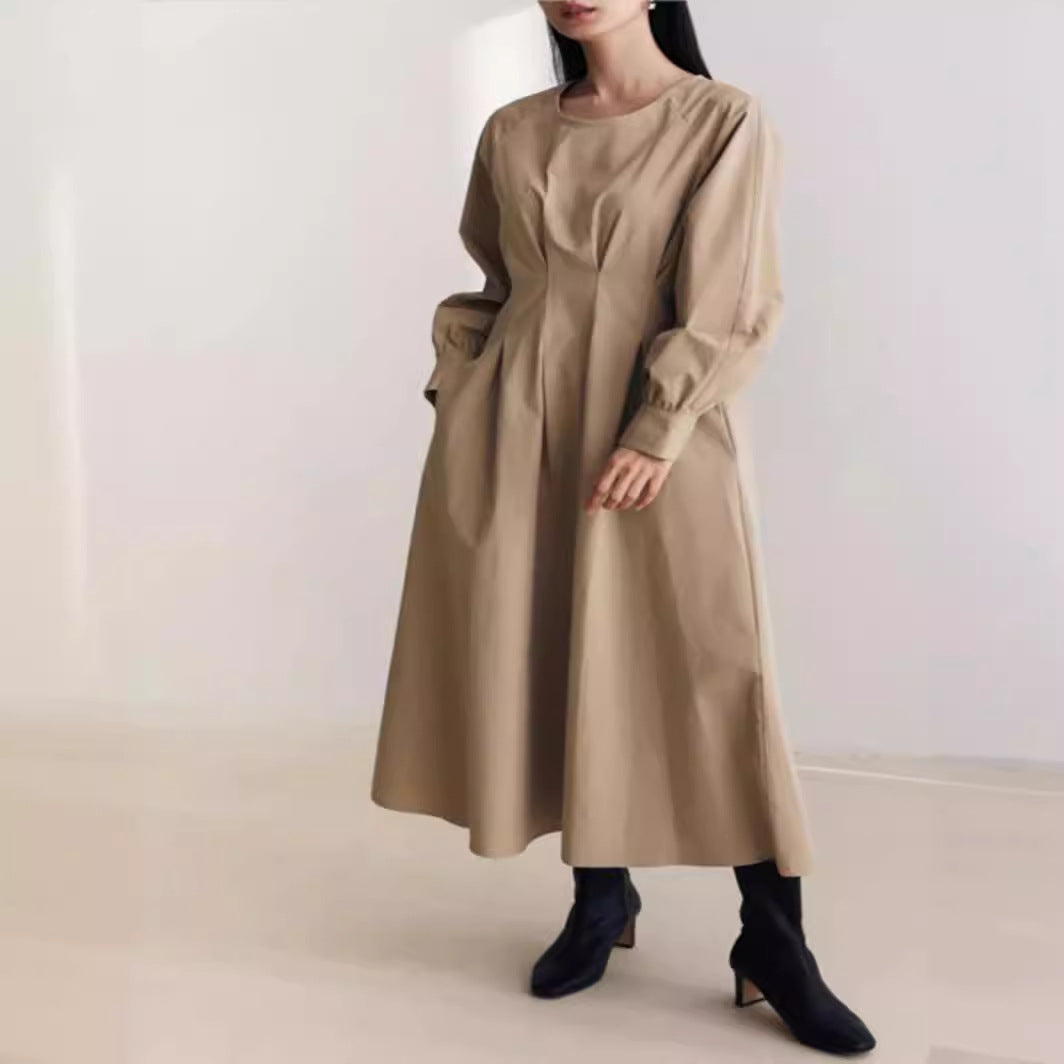 Damen Maxikleid mit Taillenabnähern, Rundhalsausschnitt und voluminösen Manschetten Shop Nory