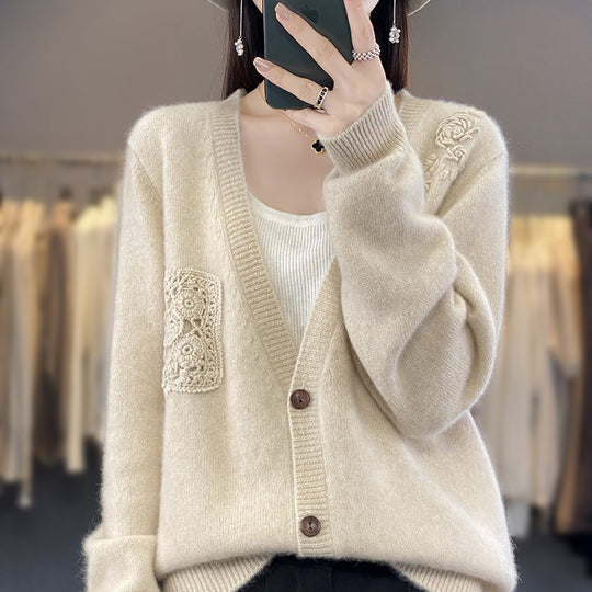 Damen Zweiteiliges Feinstrick‑Set mit Strickcardigan und Top sowie gehäkelten Blumenapplikationen Shop Nory