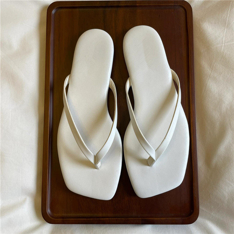 Damen Zehentrenner-Sandalen mit geschwungenem Fußbett und eleganter Riemenkonstruktion
