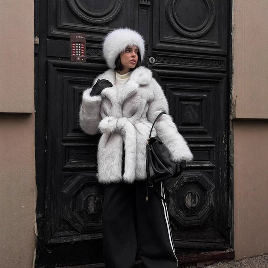 Damen Voluminöser Kurzmantel aus Kunstfell mit Taillengürtel und Oversize-Schalkragen Shop Nory