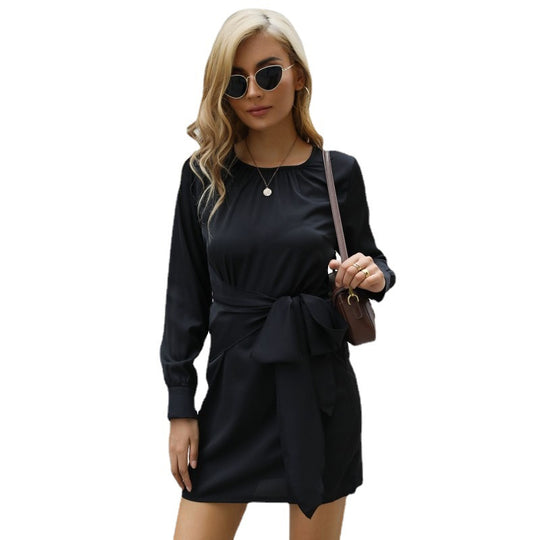 Damen Satin-Minikleid mit langen Ärmeln, Taillengürtel und Rundhalsausschnitt Shop Nory