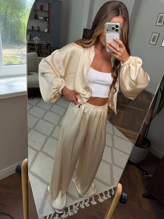 Damen Satin-Loungewear-Set mit kurzer Bomberjacke, Ballonärmeln und weitem Hosenbein Shop Nory