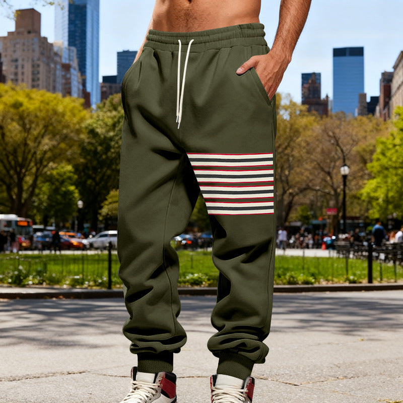 Herren Relaxed-Fit Jogginghose mit seitlicher Streifenapplikation, Kordelzug & gerippten Bündchen Shop Nory