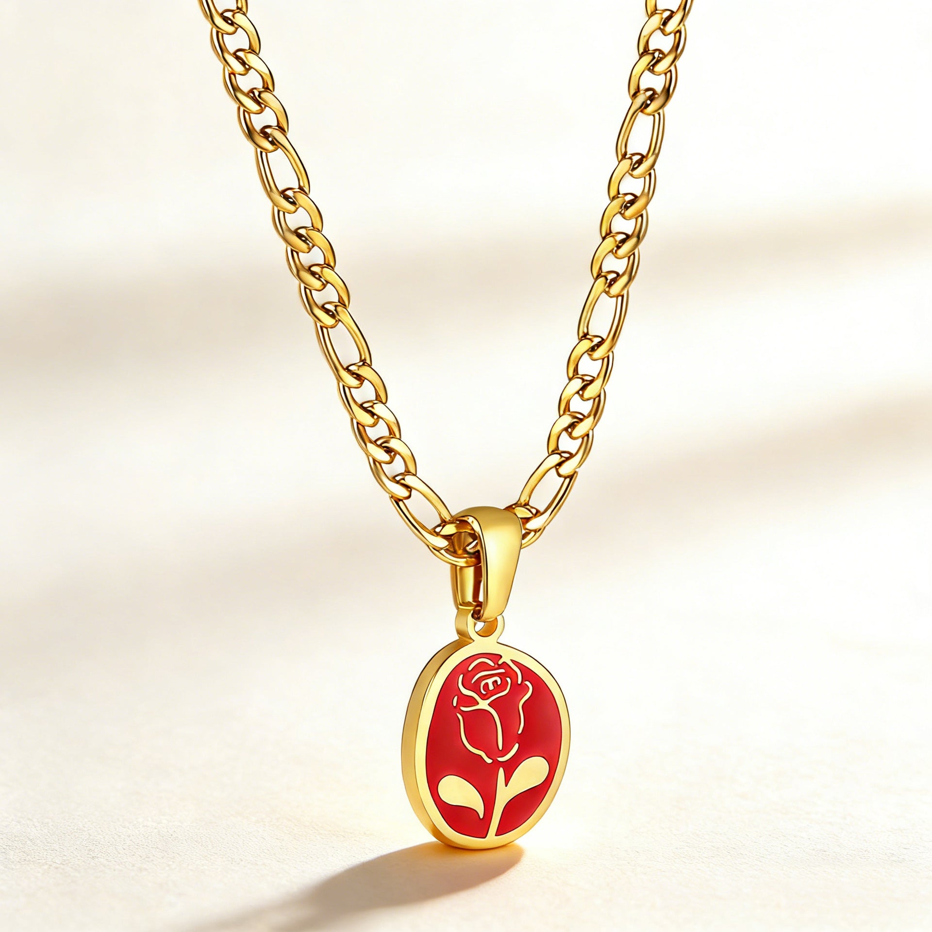 Damen Halskette mit kunstvollem Rosenanhänger und hochwertiger goldplattierter Edelstahl-Gliederkette Shop Nory