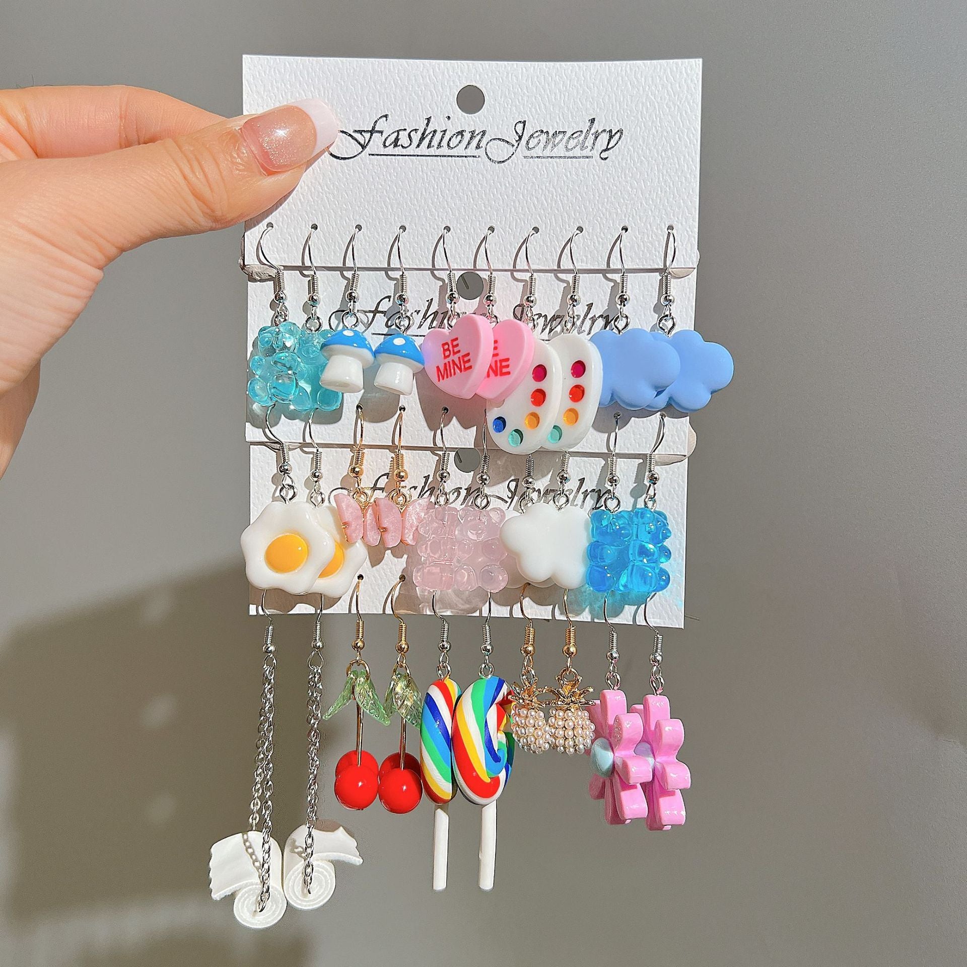 Damen Ohrringe mit verspielten Erdbeer- und Wolkenmotiven Shop Nory