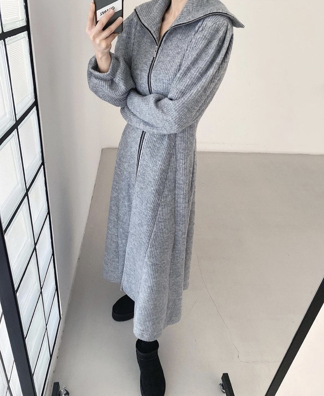 Damen Geripptes Strick-Midikleid mit Reißverschlusskragen und ausgestelltem Rock Shop Nory