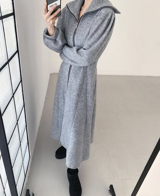 Damen Geripptes Strick-Midikleid mit Reißverschlusskragen und ausgestelltem Rock Shop Nory