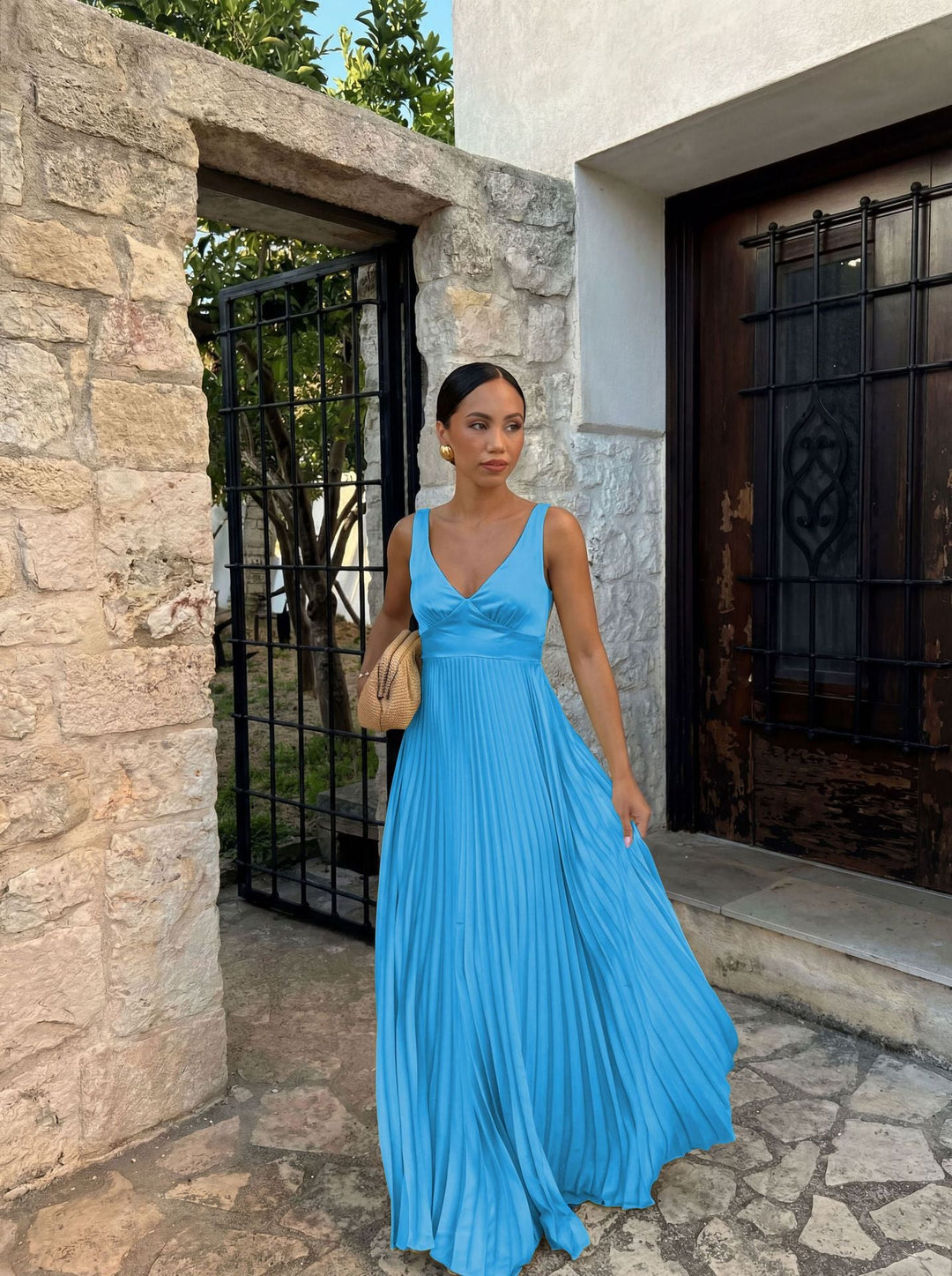 Damen Plisseekleid mit tiefem V-Ausschnitt und eleganter Silhouette