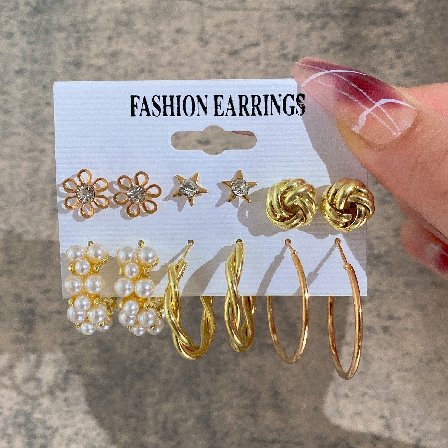 Damen Ohrringe Set mit eleganten herzförmigen Anhängern und funkelnden Kristallen Shop Nory