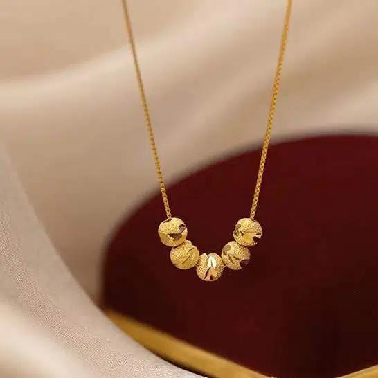 Damen Kette mit kunstvollen Anhängern Shop Nory