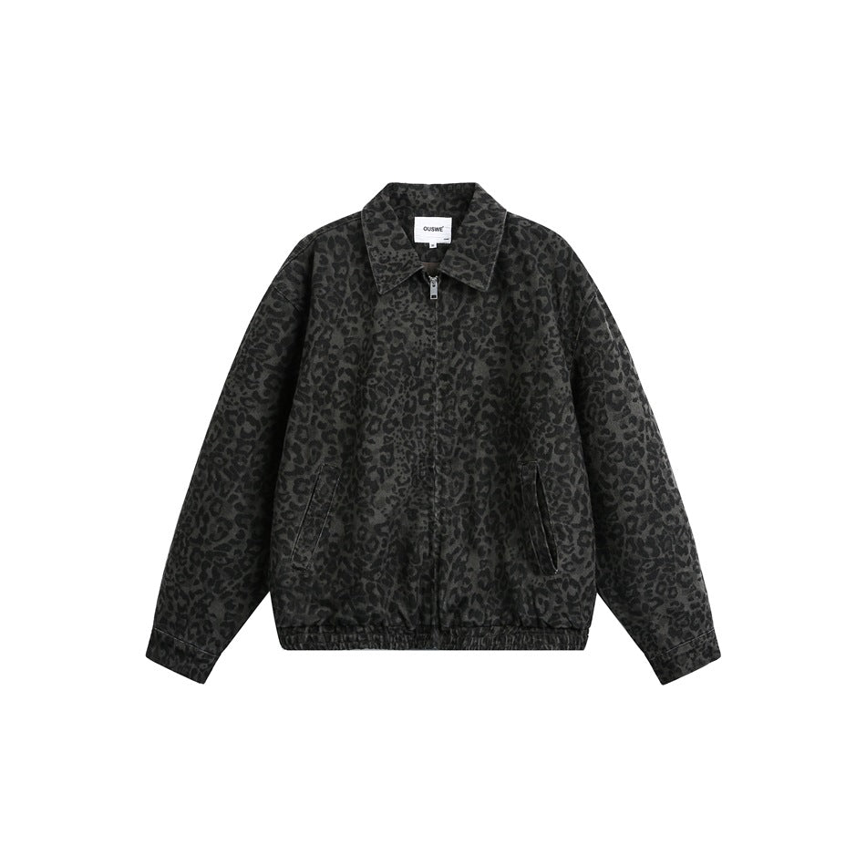 Unisex Leicht wattierte Boxy‑Jacke im Denim‑Look mit tonalem Leo‑Print und elastischem Saum Shop Nory