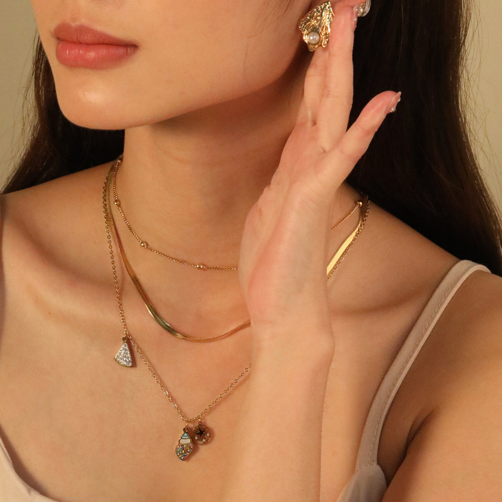 Damen mehrlagige Halskette mit bunten Anhängern und hochwertigen Details Shop Nory