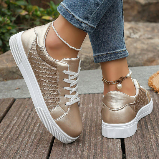 Damen Glänzende Sneaker mit Krokoprägung, gepolstertem Fußbett und rutschfester Profilsohle Shop Nory