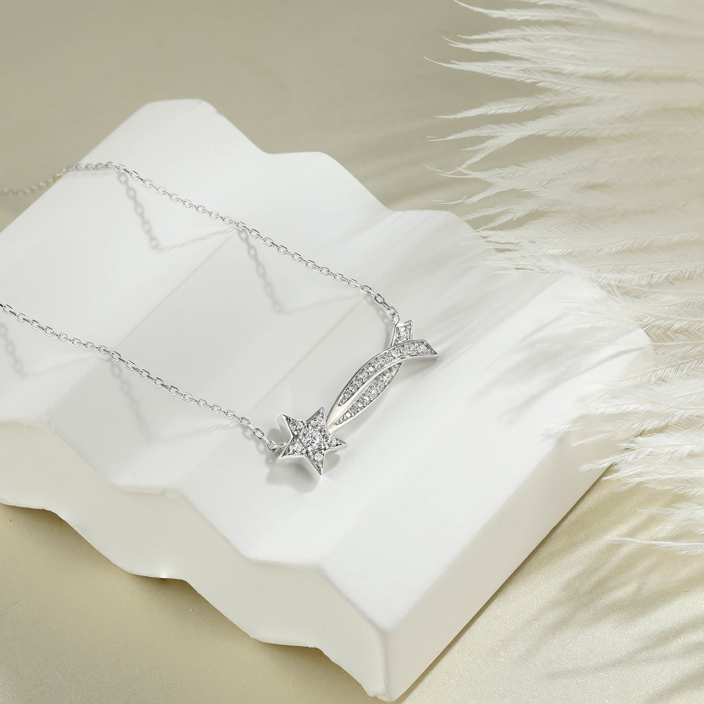 Damen Halskette mit funkelndem Stern und eleganten Zirkonia-Details Shop Nory