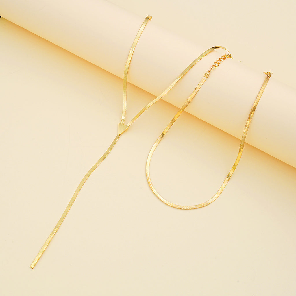 Damen Halskette mit eleganten, geschwungenen Elementen Shop Nory