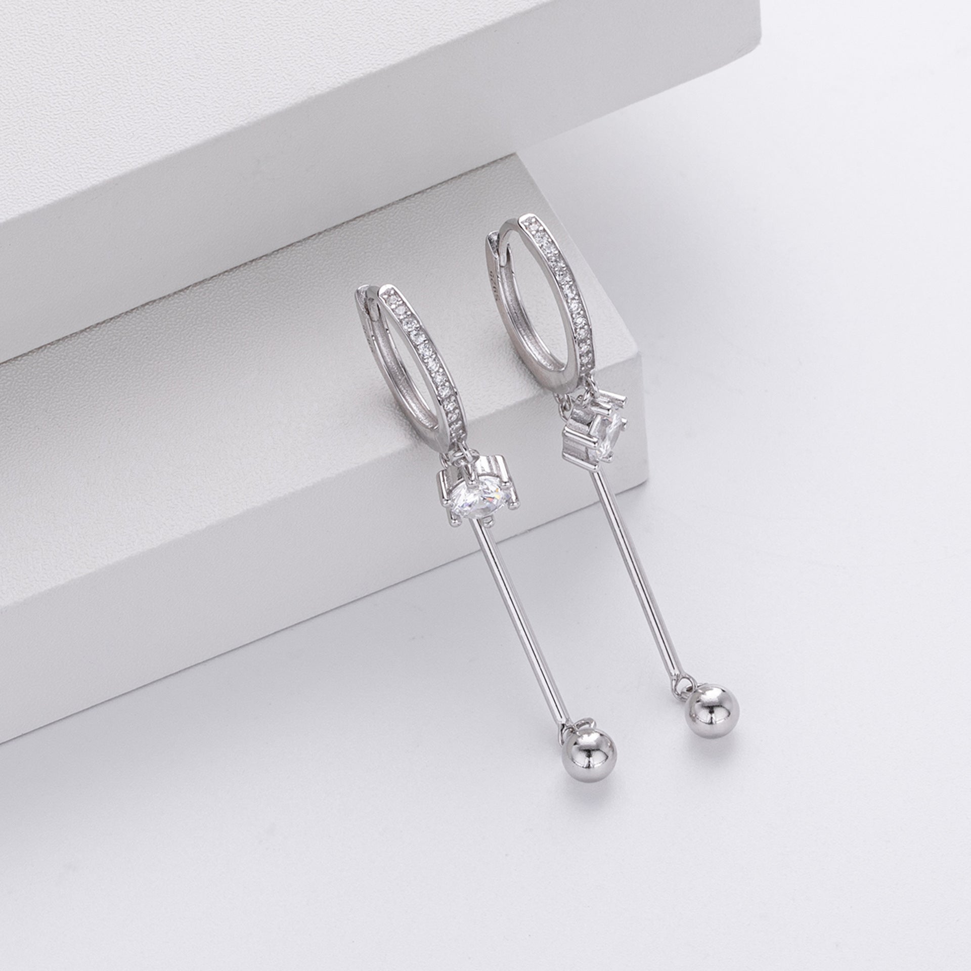 Damen Ohrhänger mit funkelndem Zirkon und elegantem Design Shop Nory