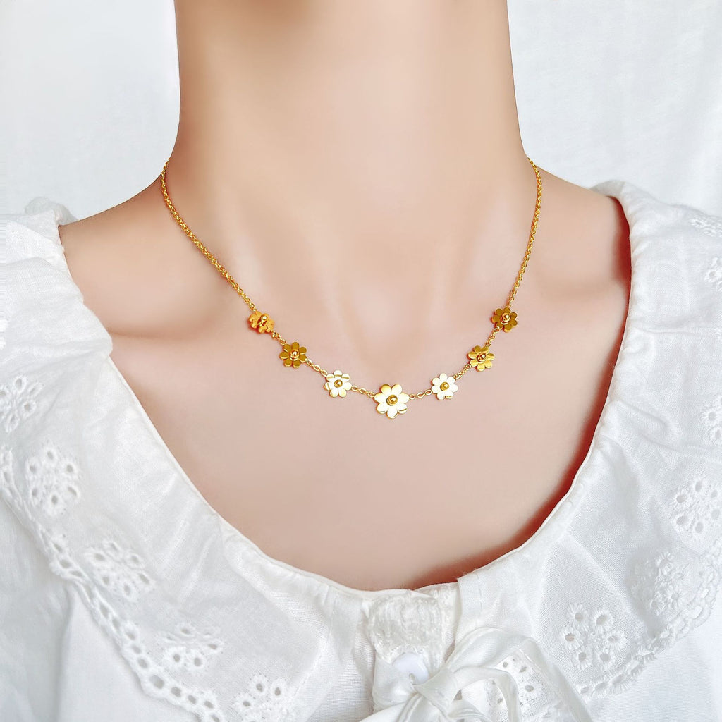 Damen zarte Blumen-Halskette mit hochwertigem Goldfinish Shop Nory