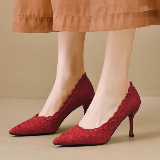 Damen Elegante Spitzen‑Pumps mit gewelltem Rand und schlankem Stiletto‑Absatz Shop Nory