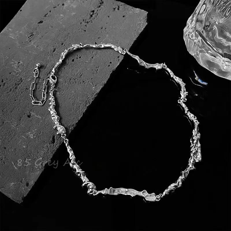 Damen elegante und moderne Halskette mit strukturiertem Design Shop Nory