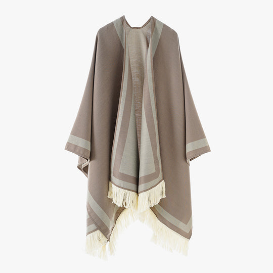 Damen Rechteckiger Capeponcho mit grafischem Randstreifen, Fransen und kastiger Silhouette Shop Nory